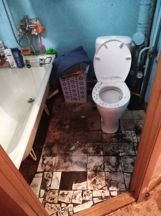 Квартиру в Надыме затопило кипятком из-за промывки сетей