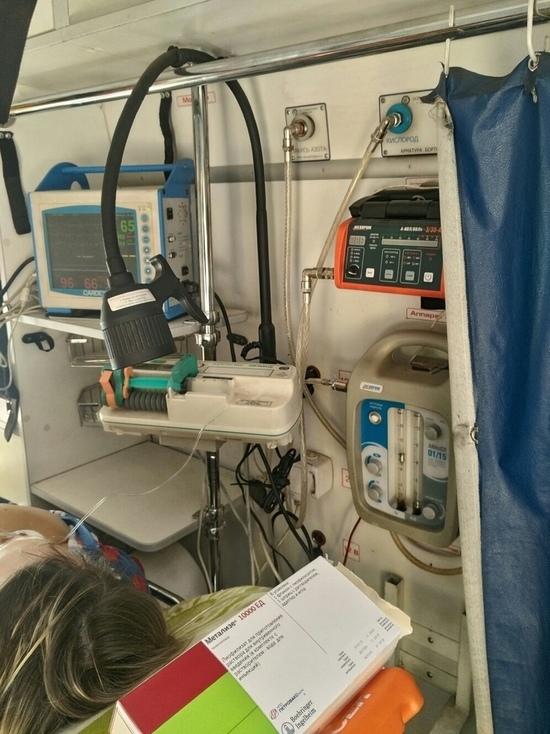  «Скорую» с пациентом в тяжелом состоянии нехотя пропускали на М-10 в Тверской области