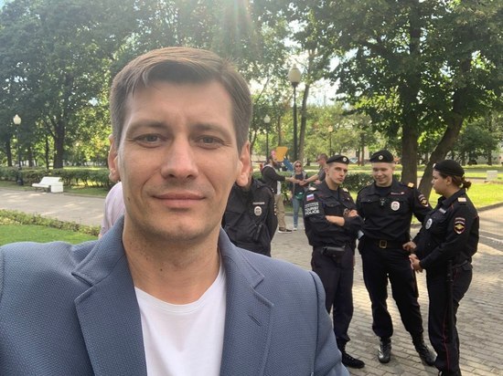 Дмитрия Гудкова снова задержали в Москве