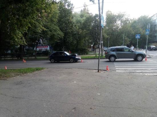 Rover в Калуге сбил пешехода чужой машиной
