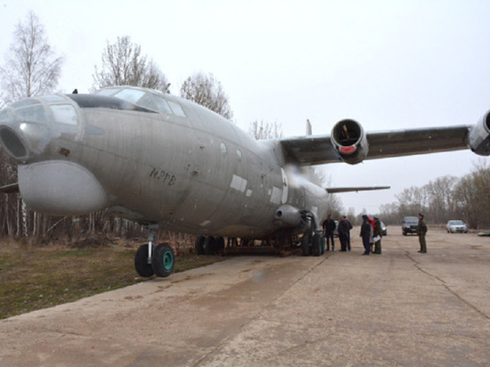 На въезде в Балабаново установят военно-транспортный Ан-12