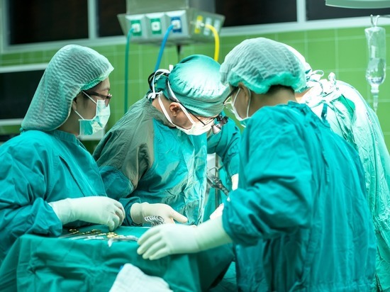 В алтайском онкодиспансере прооперировали женщину с 4 стадией рака