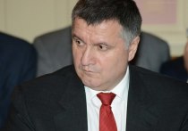 Глава МВД Украины Арсен Аваков заявил, что экс-президент Петр Порошенко бессовестно солгал, говоря о причинах провала его партии "Европейская солидарность" на выборах в Верховную раду