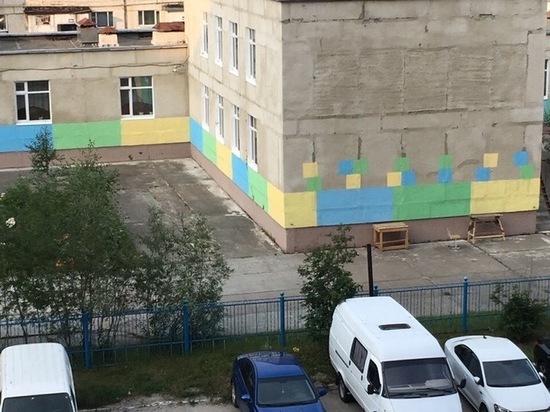 Житель Надыма раскритиковал детский проект покраски здания