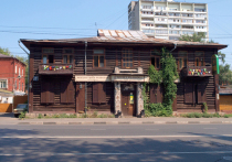 На Верхней Масловке (район Динамо) может исчезнуть знаменитая «Изба» — двухэтажный деревянный дом, знакомый всем окрестным жителям и многим проезжающим