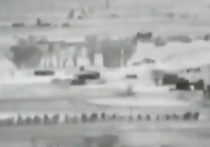 В сети опубликовано видео, на котором сирийский экипаж современного танка Т-90 российского производства снял момент уничтожения техники террористов