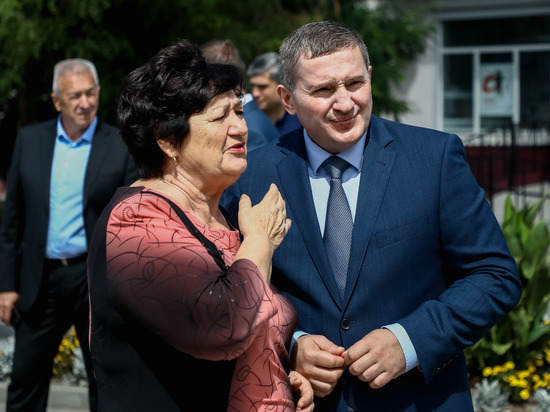 Губернатор оценил ход благоустройства Новоаннинского района