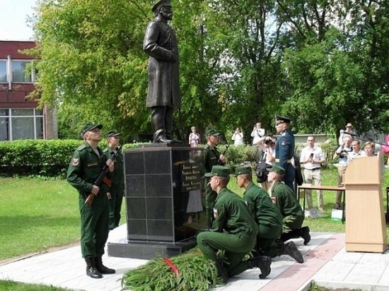  В Тверской области открыли  памятник генералу Алексею Куропаткину