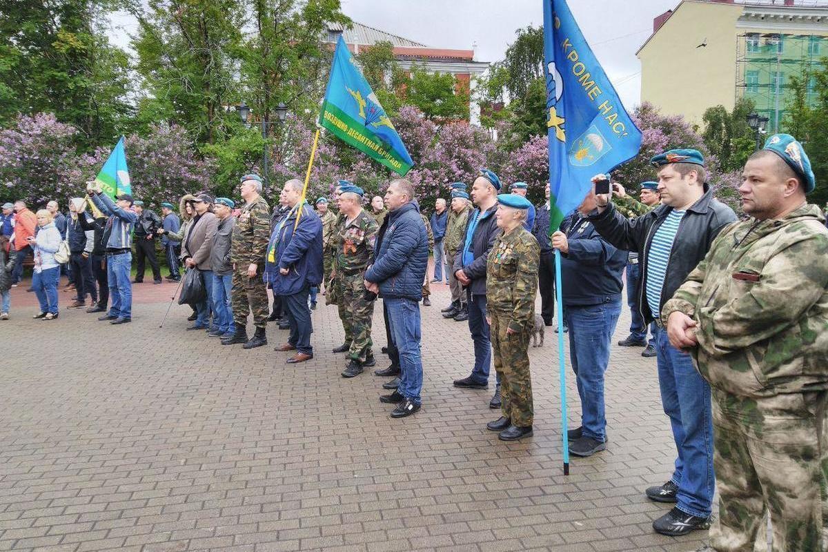 Мурманские десантники отмечают день ВДВ - МК Мурманск