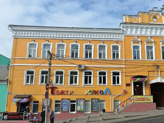 В Курске по решению суда закрыли здание кукольного театра