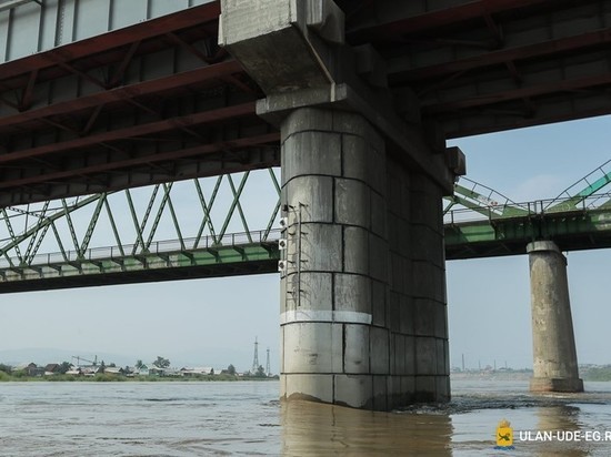 В Улан-Удэ уровень воды в Селенге превысил отметку в 200 сантиметров