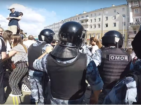 В МВД сообщили о 30 задержанных на несогласованной акции в Москве