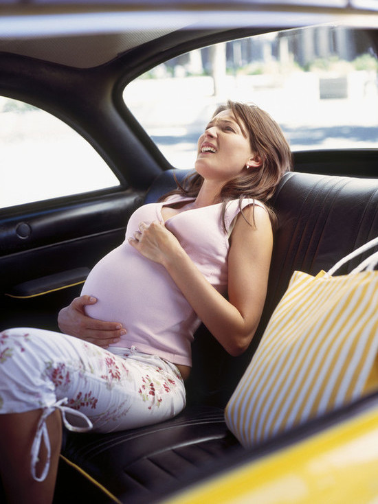 Таксист принял роды у пассажирки на Выборгском шоссе