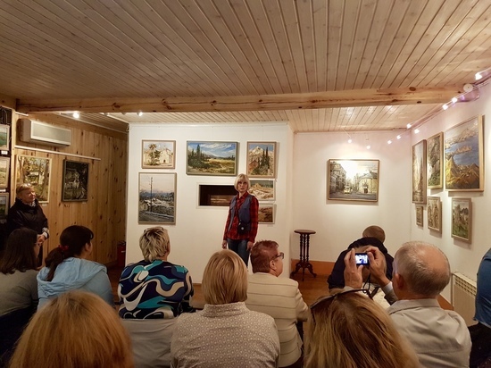 «Мелодии дорог»: в Поленово открылась выставка тульской художницы