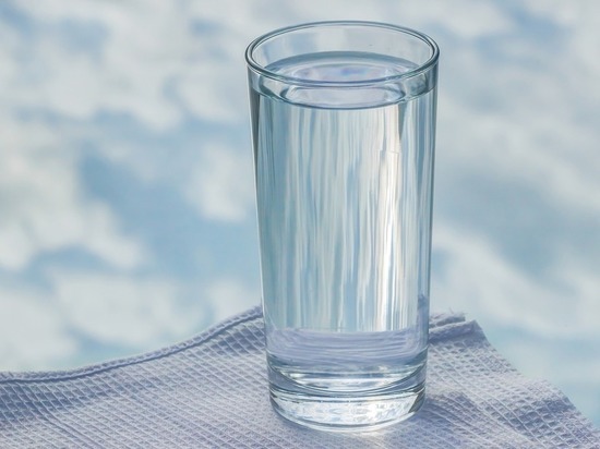 Названы полезные свойства теплой питьевой воды