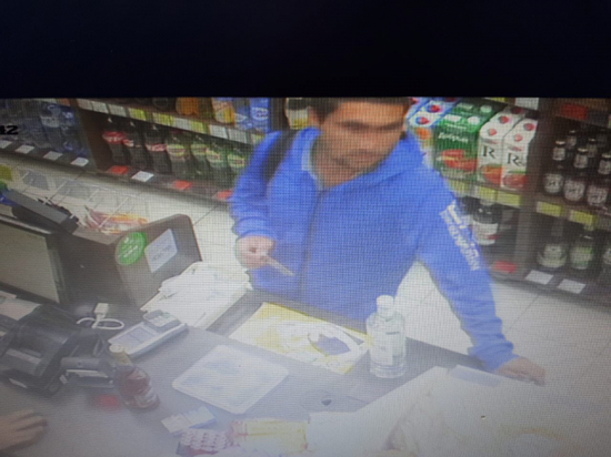 Чебоксарская полиция ищет мужчину, воспользовавшегося чужой банковской картой