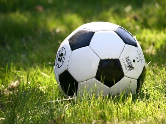 Сладковцы провели первый в регионе чемпионат по болотному футболу