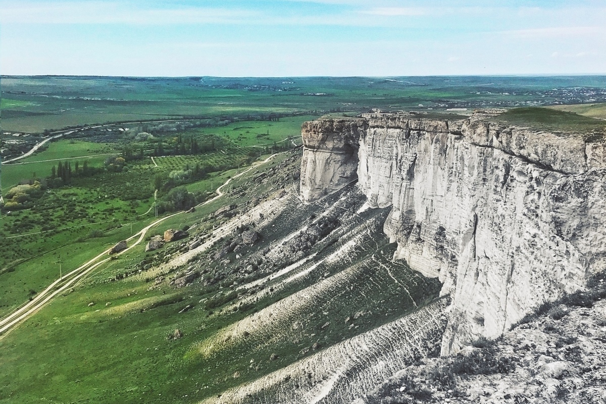 Мк крым. Белая скала Тайган Крым. Парк развлечений белая скала в Крыму. Парк развлечений белая скала.