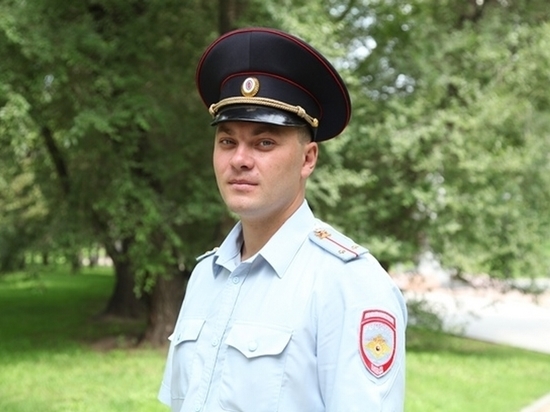 Полицейский в Хабаровске спас двух тонущих мужчин