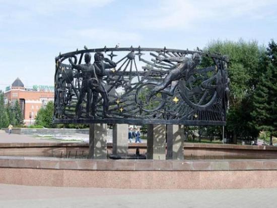 Барнаульцы возмущены плохим состоянием фонтана «Космос»