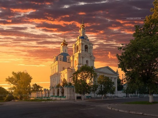 В областном центре открылась необычная фотовыставка городских пейзажей Артема Мирного