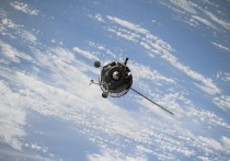 Космические войска России продолжают эксперименты по исследованию возможностей специальных спутников менять орбиту по команде с Земли и приближаться к другим космическим аппаратам для  инспекции