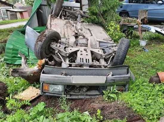 В Абакане водитель разбитого автомобиля сбежал с места аварии