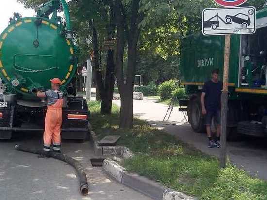 В Краснодаре расчистили 2,4 километра «ливнёвок»