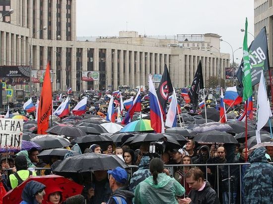 Блеск и нищета политического перфоманса