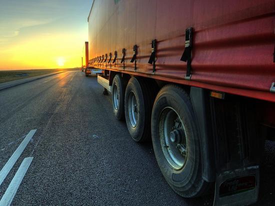 Из-за жары на Кубани ограничили движение грузовиков по федеральным трассам