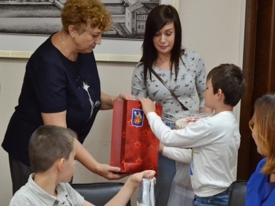 В Иванове продолжают помогать собирать детей в школу