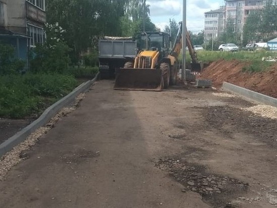 В Кирове готовят к сдаче восемь дворов В Кирове готовят к сдаче восемь дворов