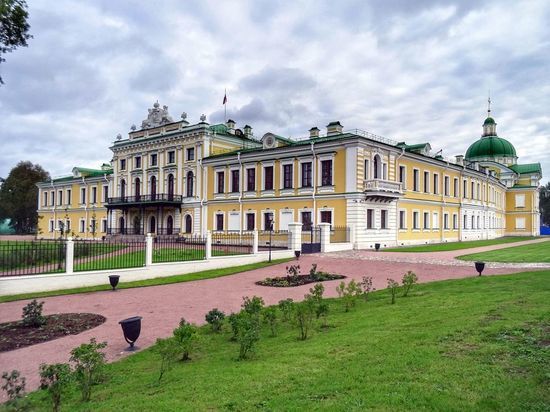 Школьники Тверской области участвуют в проекте «Лето во дворце»