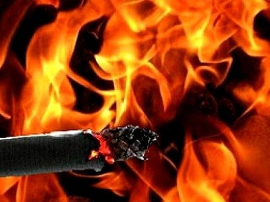 В Хакасии неосторожное курение хозяйки дома стало причиной пожара