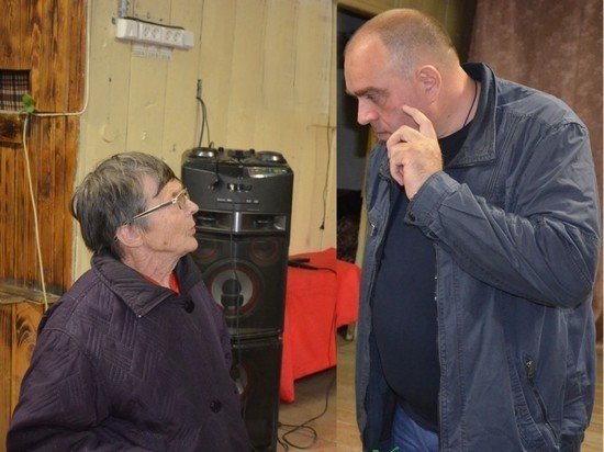 Глава Кувшиновского района обсудил с местными жителями существующие проблемы