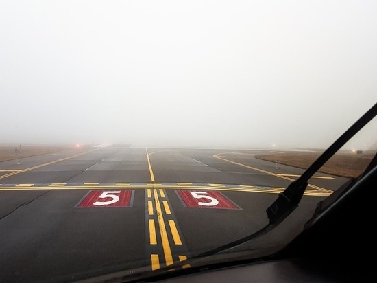В аэропорту Уфы из-за тумана не смогли приземлиться четыре самолета