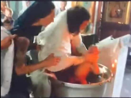Крещение мальчика в Мариенбургском храме в Гатчине закончилось скандалом