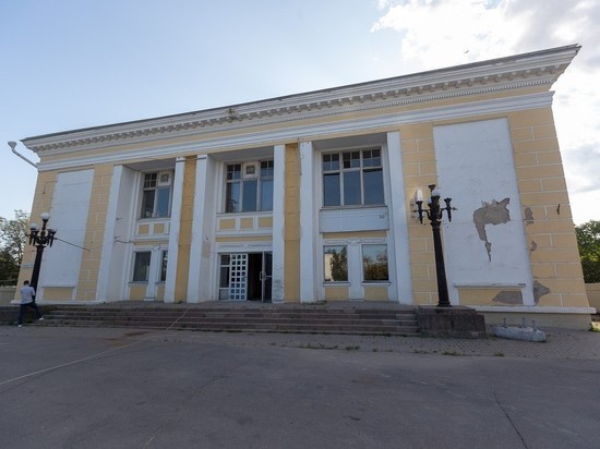 Стены бывшего кинотеатра «Октябрь» в Пскове придётся сносить и возводить новые
