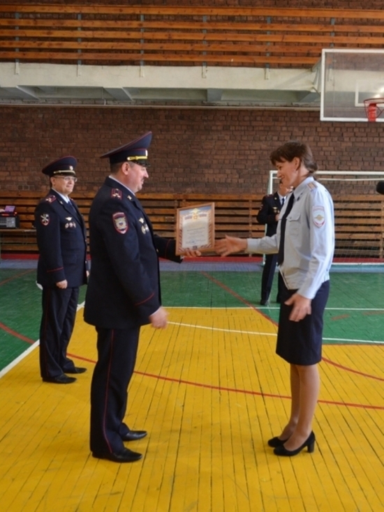В Иванове наградили победителей волейбольного турнира среди полицейских