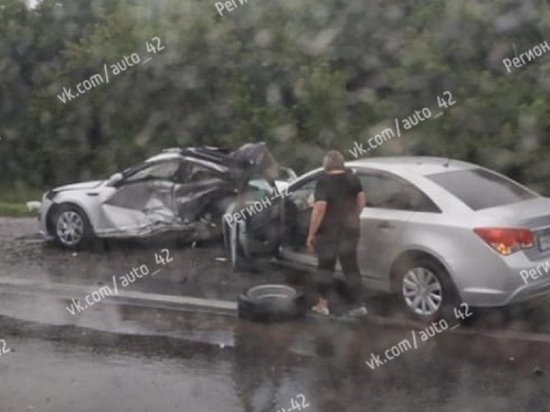 Страшное тройное ДТП на кузбасской трассе унесло жизни троих человек