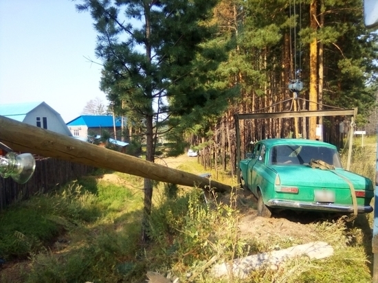 Водитель «Москвича» снёс столб в Забайкальце