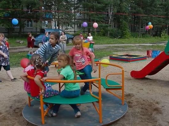 В Вышнем Волочке открылась новая детская площадка