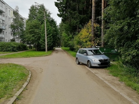 В Тверской области женщина на велосипеде выкатилась под иномарку