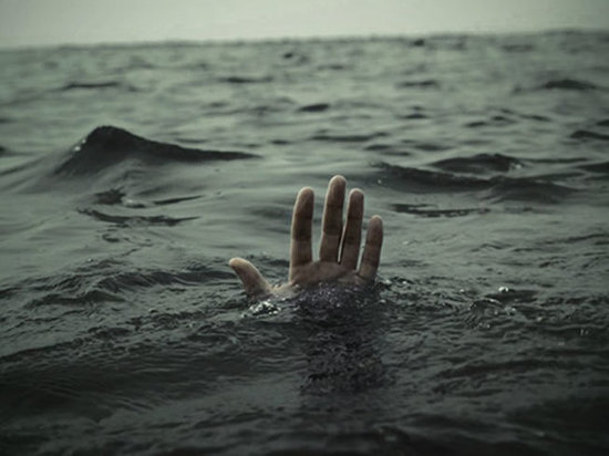 Молодой мужчина утонул в техническом водоеме под Сургутом