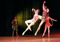 Спектакль представили около 150 артистов Новосибирского государственного театра оперы и балета