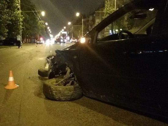 В Екатеринбурге в ДТП пострадали водитель и пассажирка Opel