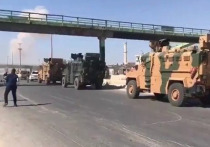 Конвой вооруженных сил сил Турции попал под авиаудар ВВС Сирии в  районе города Маарет-ан-Нууман, который находится под контролем боевиков