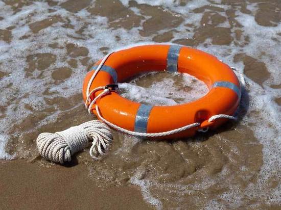 В Калуге спасатели вытащили тонувшего в Оке