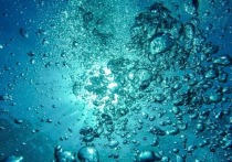 Способ быстро определять чистоту воды при помощи углеродных квантовых точек (наночастиц) нашли ученые из НИТУ «МИСиС» и МГУ им