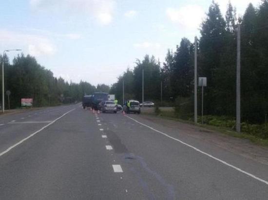 На трассе в Кировской области легковушка не пропустила КАМАЗ